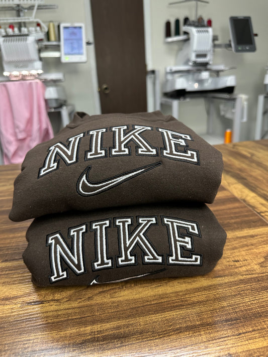 Nike Outline Embroidered Sweatshirt