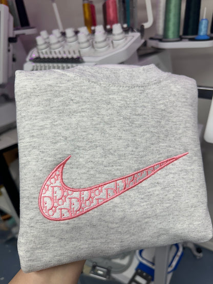 Ash Dior size Small Pink and white Embroidery