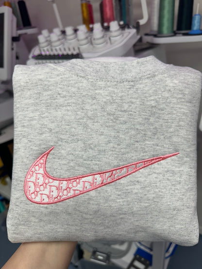 Ash Dior size Small Pink and white Embroidery