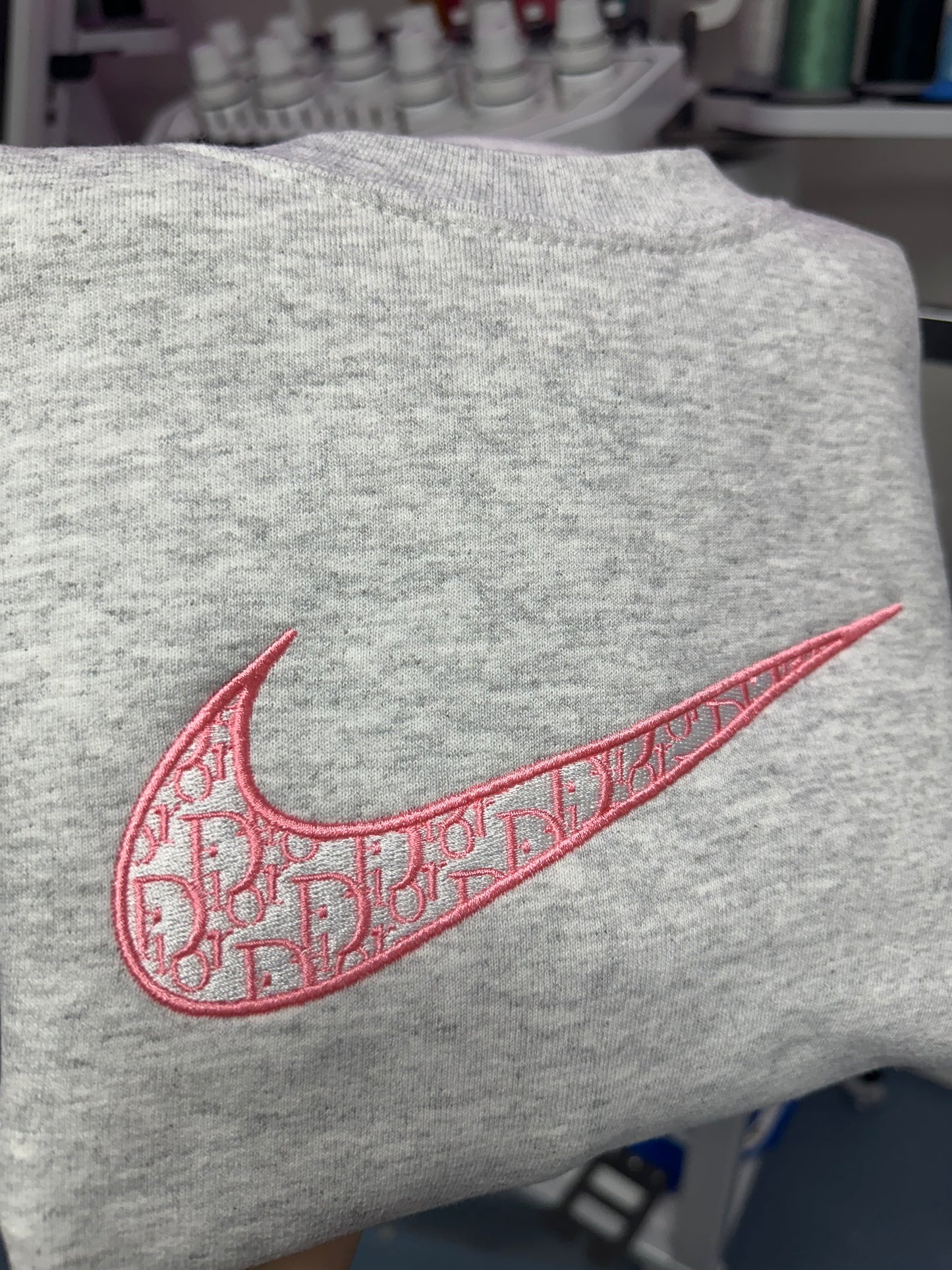 Ash Dior size Small Pink and white Embroidery